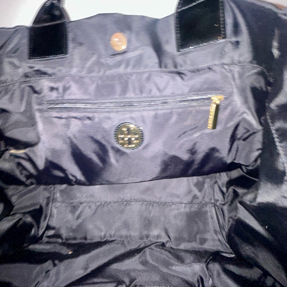 Tory Burch Ella Tote, Large Size. Patent Leather and Nylon - Picture 9 of 12